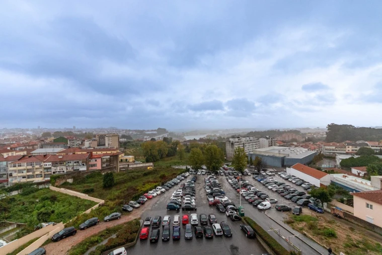 Apartamento T3 para Arrendamento em Arcozelo Foto 16