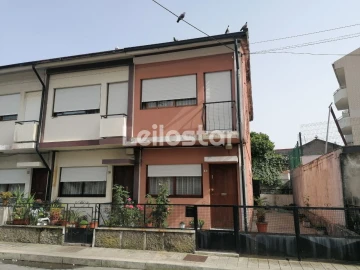 Moradia T2 para Venda em Arcozelo