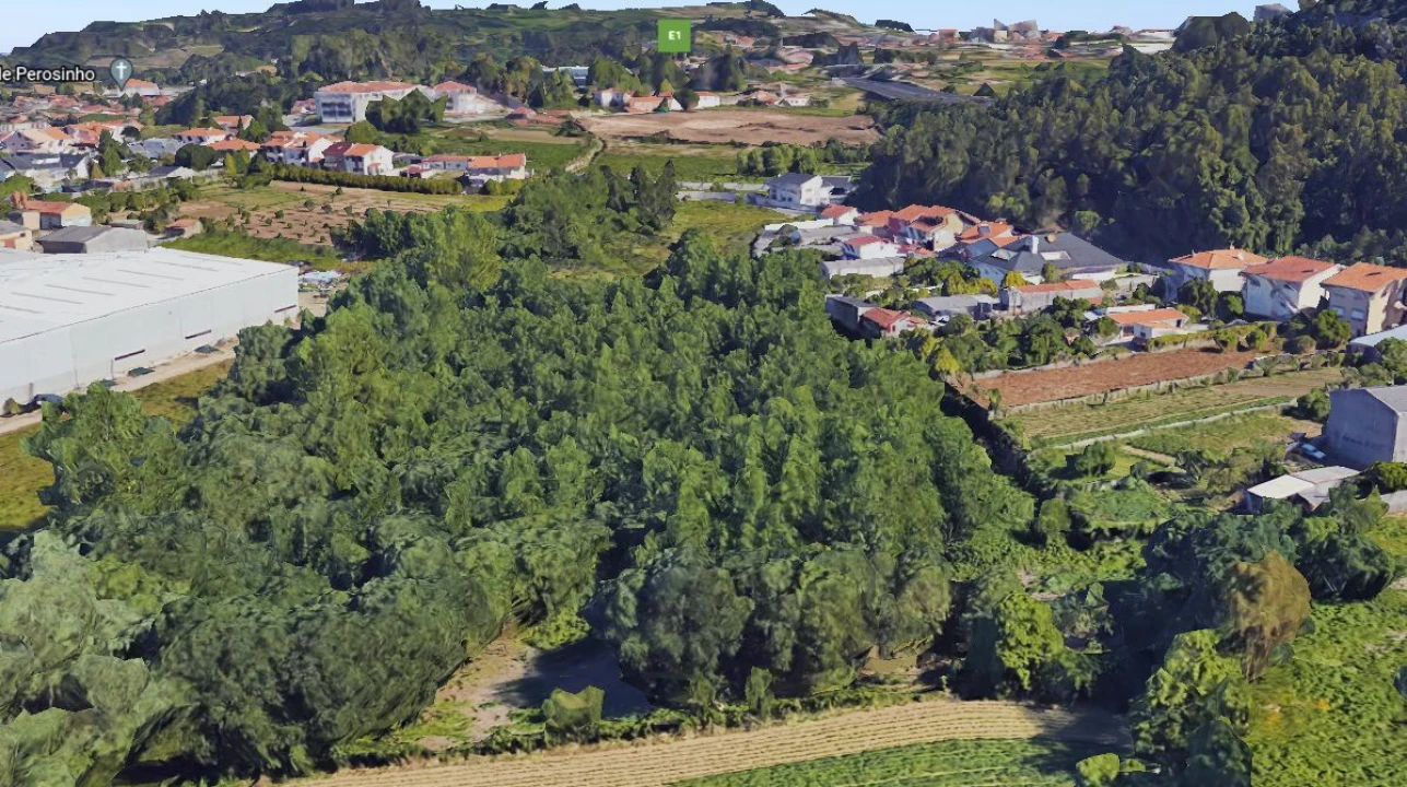 Terreno para Venda em Arcozelo Foto 3