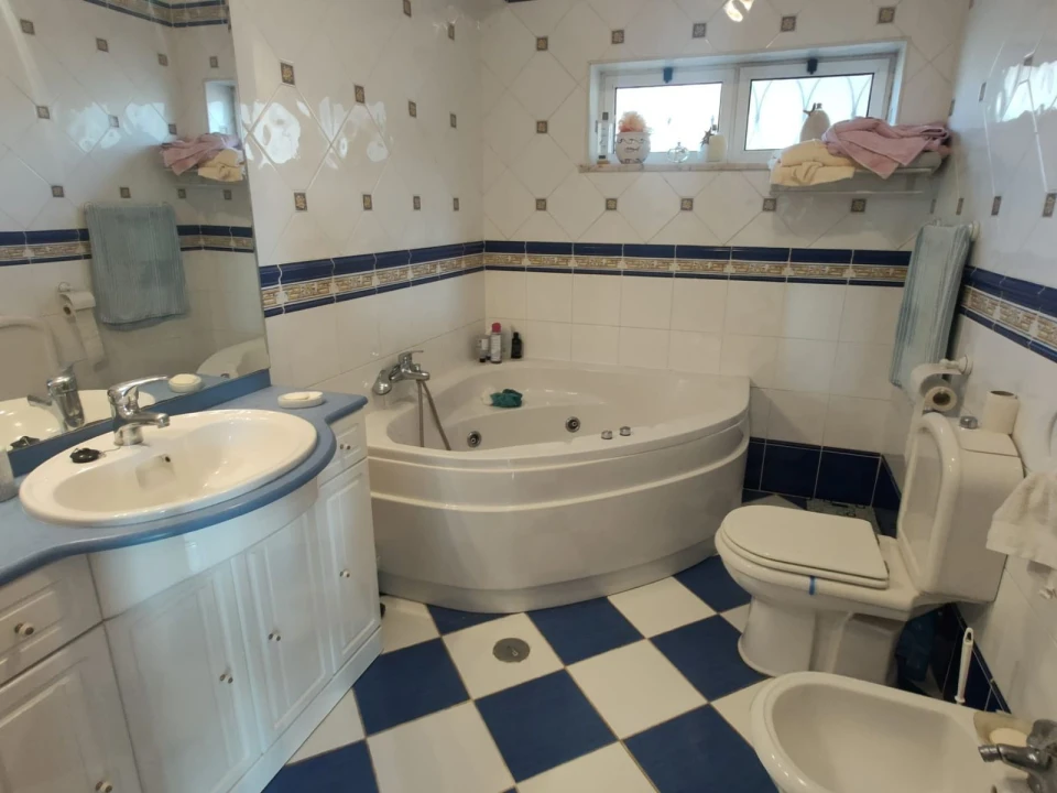 Apartamento T4 para Venda em Alcantarilha e Pêra Foto 17