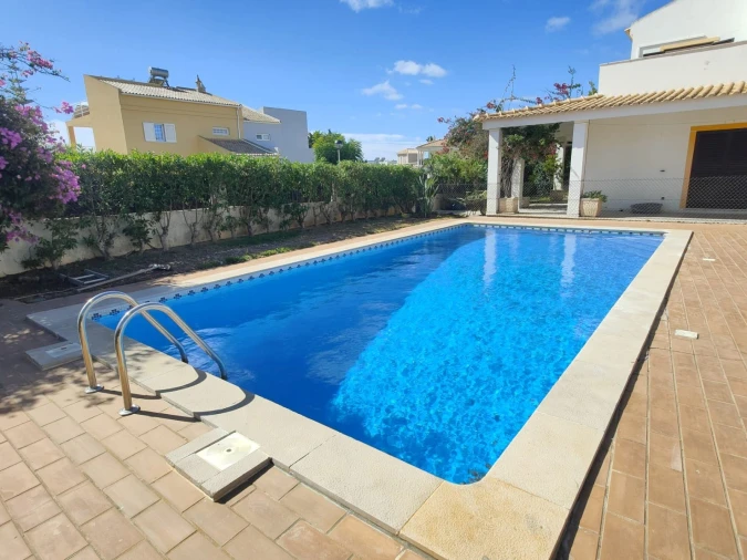 Apartamento T4 para Venda em Alcantarilha e Pêra Foto 4