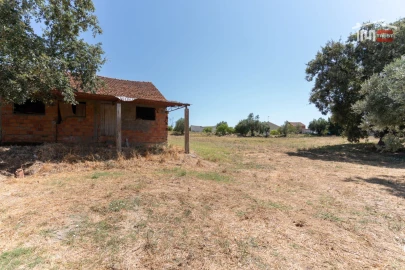 Terreno Misto para Venda em Rio de Couros e Casal dos Bernardos