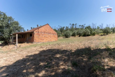 Terreno Misto para Venda em Rio de Couros e Casal dos Bernardos