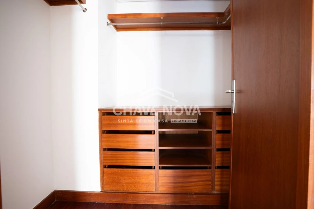 Apartamento T4 para Venda em Custóias, Leça do Balio e Guifões Foto 17