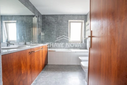 Apartamento T4 para Venda em Custóias, Leça do Balio e Guifões