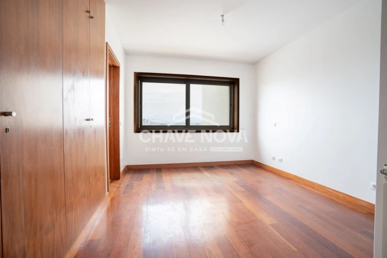 Apartamento T4 para Venda em Custóias, Leça do Balio e Guifões Foto 9