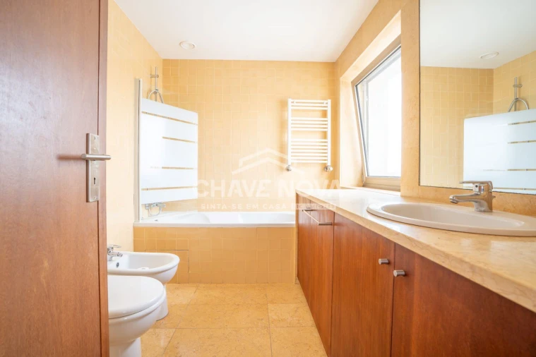Apartamento T4 para Venda em Custóias, Leça do Balio e Guifões Foto 11