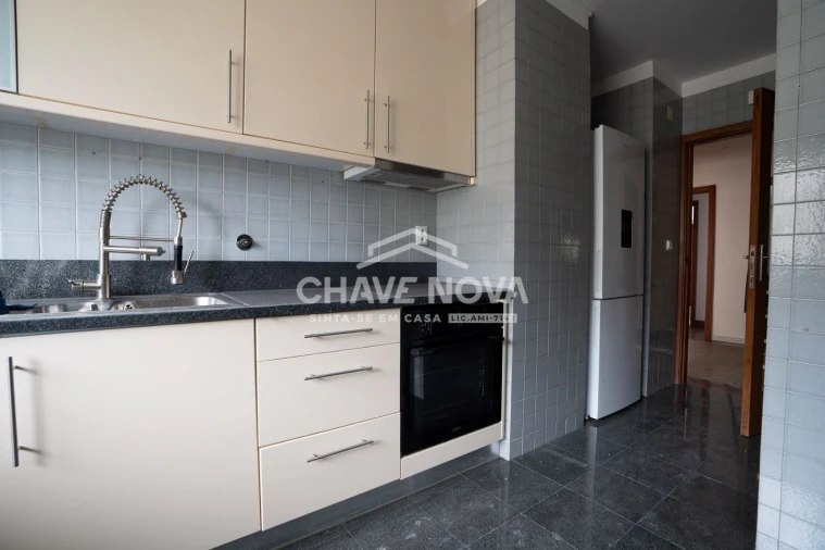 Apartamento T4 para Venda em Custóias, Leça do Balio e Guifões Foto 23