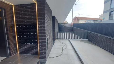 Prédio para Venda em Custóias, Leça do Balio e Guifões