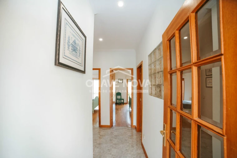 Apartamento T2 para Arrendamento em Antas Foto 12