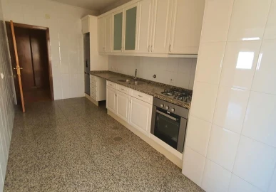 Apartamento T3 para Venda em Vilar de Andorinho