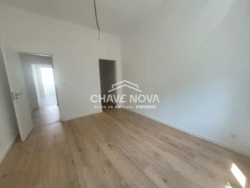 Apartamento T3 para Arrendamento em Santo António