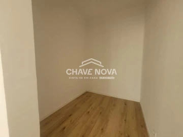 Apartamento T3 para Arrendamento em Santo António