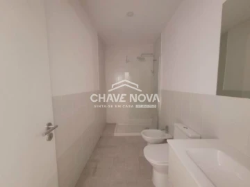 Apartamento T3 para Arrendamento em Santo António