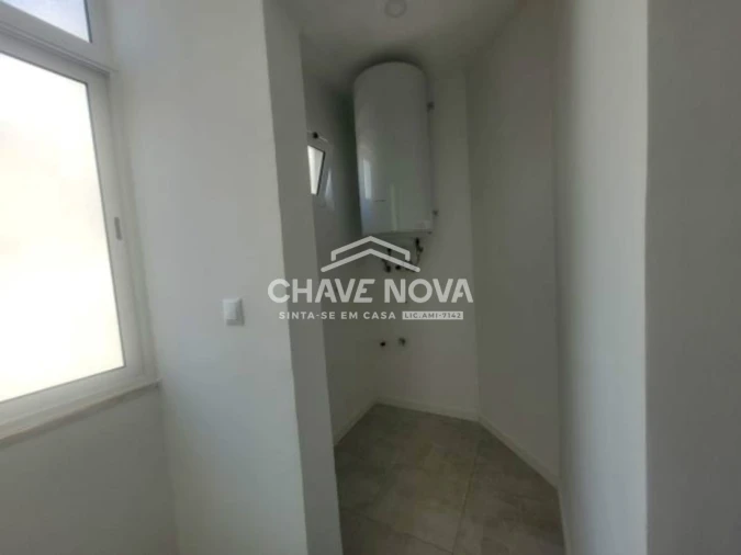 Apartamento T3 para Arrendamento em Santo António Foto 14