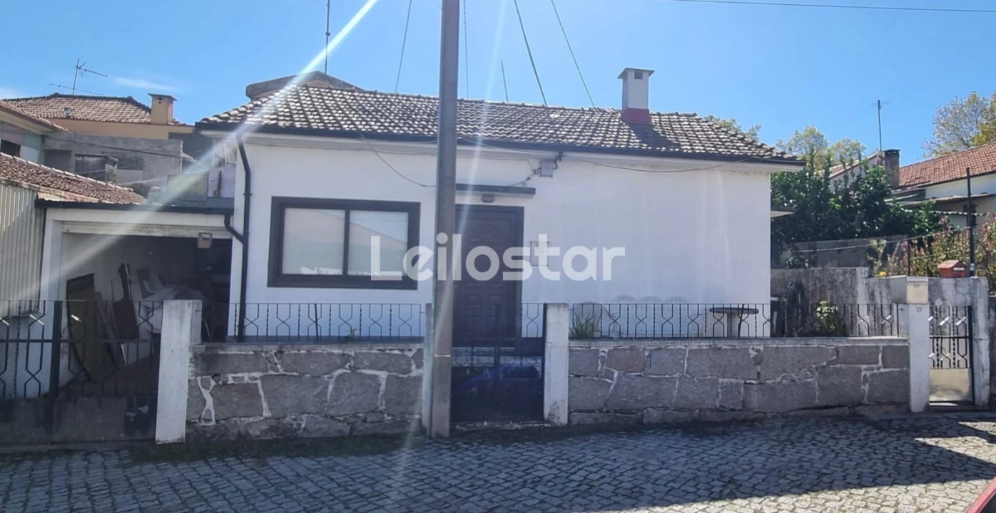 Moradia T2 para Venda em Oliveira do Douro Foto 1