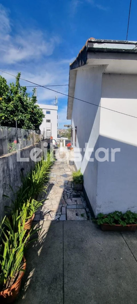 Moradia T2 para Venda em Oliveira do Douro