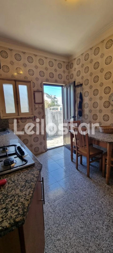 Moradia T2 para Venda em Oliveira do Douro