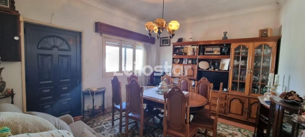 Moradia T2 para Venda em Oliveira do Douro