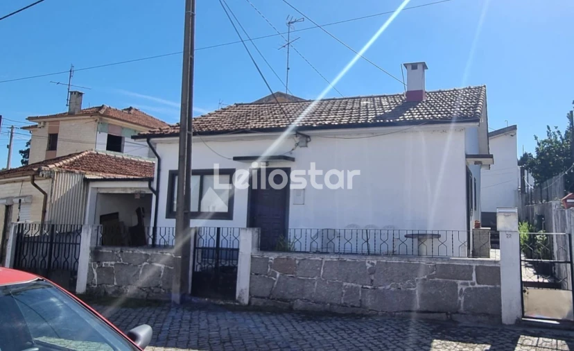 Moradia T2 para Venda em Oliveira do Douro Foto 2