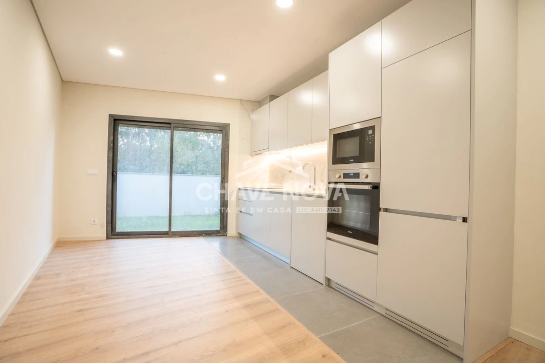 Apartamento T1 para Arrendamento em Alfena Foto 5