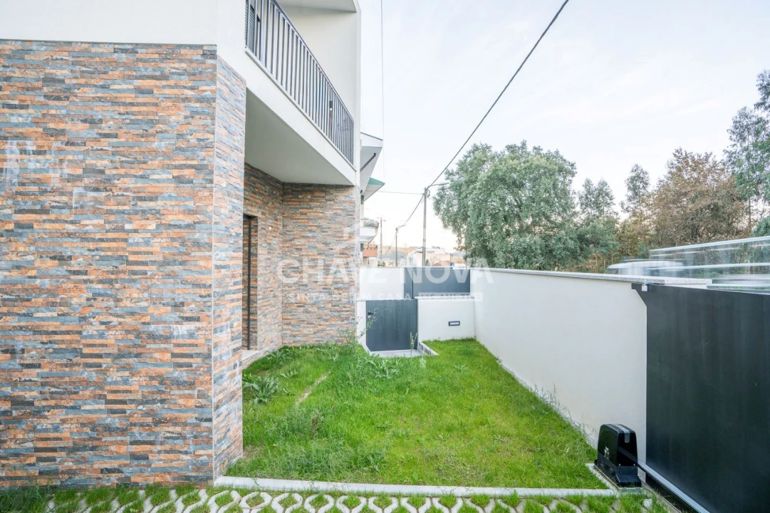 Apartamento T1 para Arrendamento em Alfena Foto 8