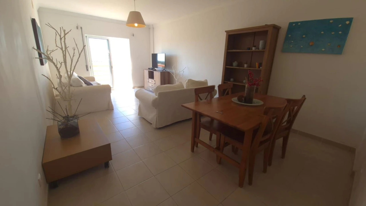 Apartamento T2 para Venda em Guia Foto 1