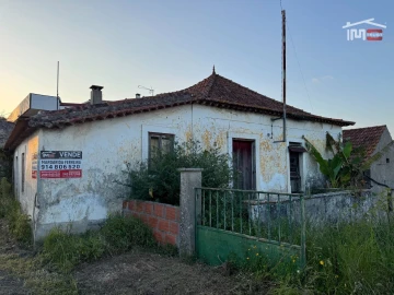 Moradia T3 para Venda em Atouguia