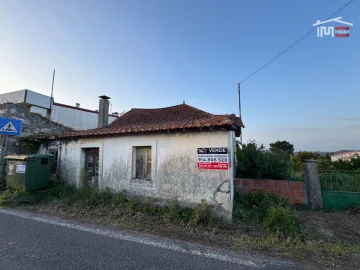 Moradia T3 para Venda em Atouguia