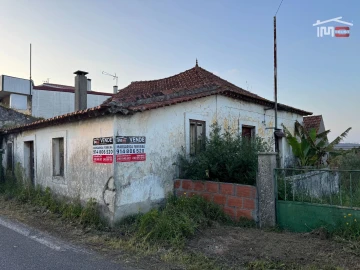 Moradia T3 para Venda em Atouguia