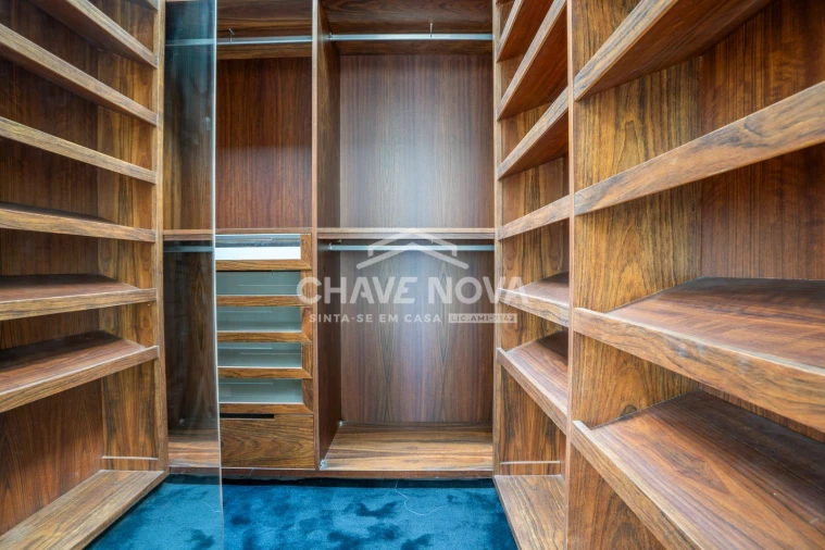 Apartamento T5 para Venda em Canidelo Foto 13