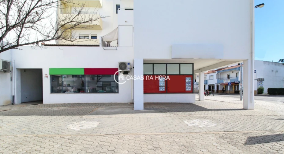 Loja para Venda em Estômbar e Parchal