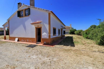 Moradia T5 para Venda em Santo Estêvão