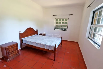 Moradia T5 para Venda em Santo Estêvão