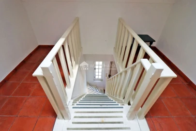 Moradia T5 para Venda em Santo Estêvão