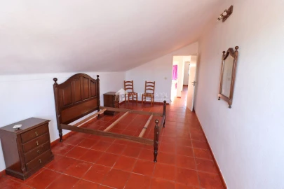 Moradia T5 para Venda em Santo Estêvão