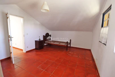 Moradia T5 para Venda em Santo Estêvão