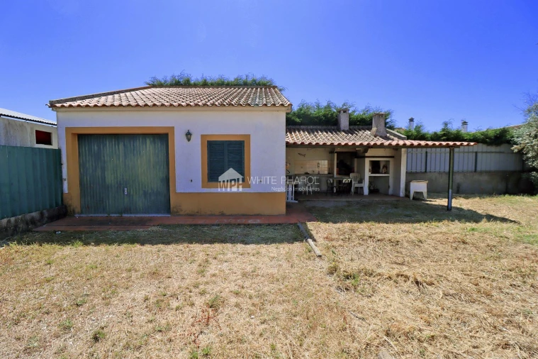 Moradia T5 para Venda em Santo Estêvão Foto 4