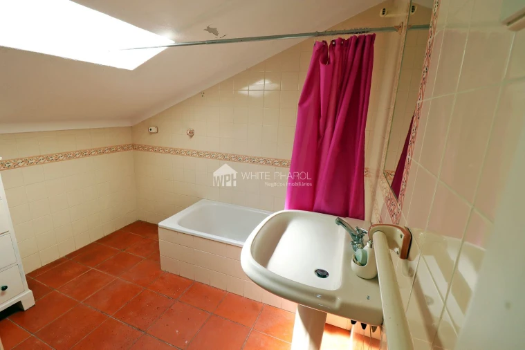 Moradia T5 para Venda em Santo Estêvão Foto 26