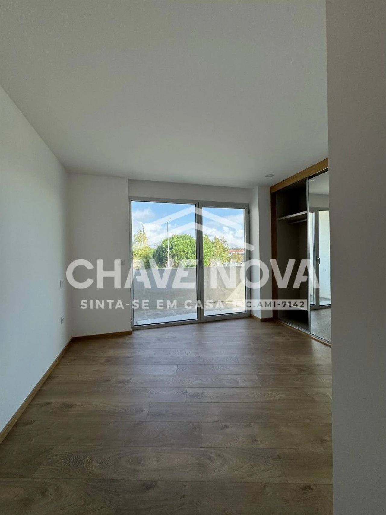 Apartamento T1 para Arrendamento em Lordelo do Ouro e Massarelos Foto 2