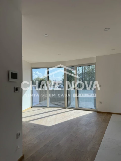 Apartamento T1 para Arrendamento em Lordelo do Ouro e Massarelos