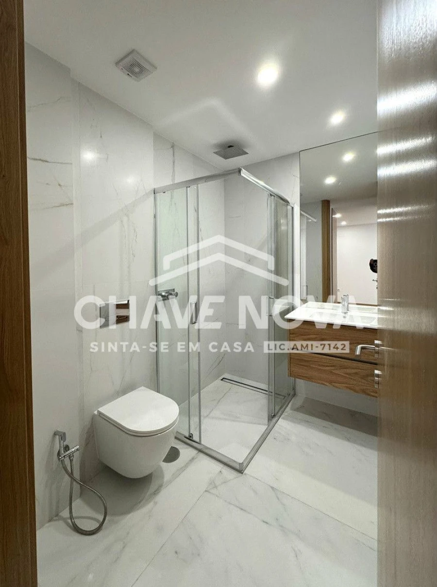 Apartamento T1 para Arrendamento em Lordelo do Ouro e Massarelos Foto 7