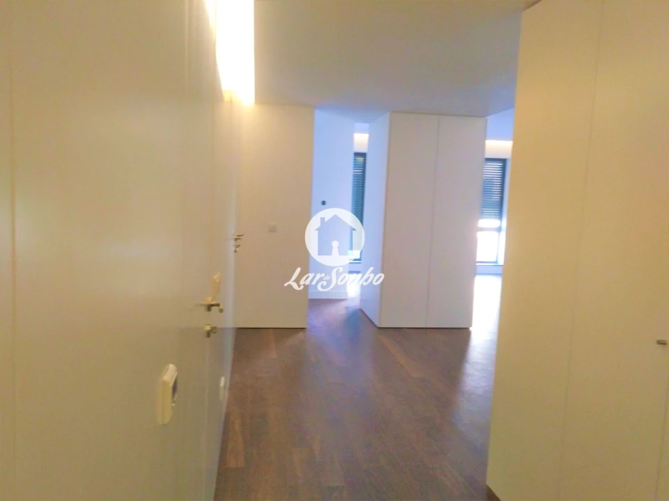 Apartamento T4 para Venda em Cedofeita, Santo Ildefonso, Sé, Miragaia, São Nicolau e Vitória Foto 5