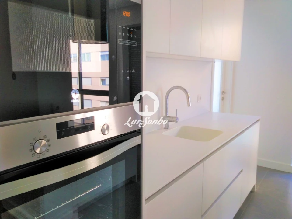Apartamento T4 para Venda em Cedofeita, Santo Ildefonso, Sé, Miragaia, São Nicolau e Vitória Foto 9