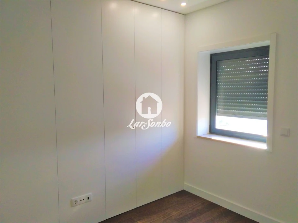 Apartamento T4 para Venda em Cedofeita, Santo Ildefonso, Sé, Miragaia, São Nicolau e Vitória Foto 16