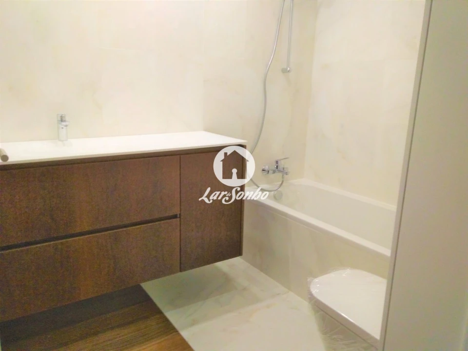 Apartamento T4 para Venda em Cedofeita, Santo Ildefonso, Sé, Miragaia, São Nicolau e Vitória Foto 19