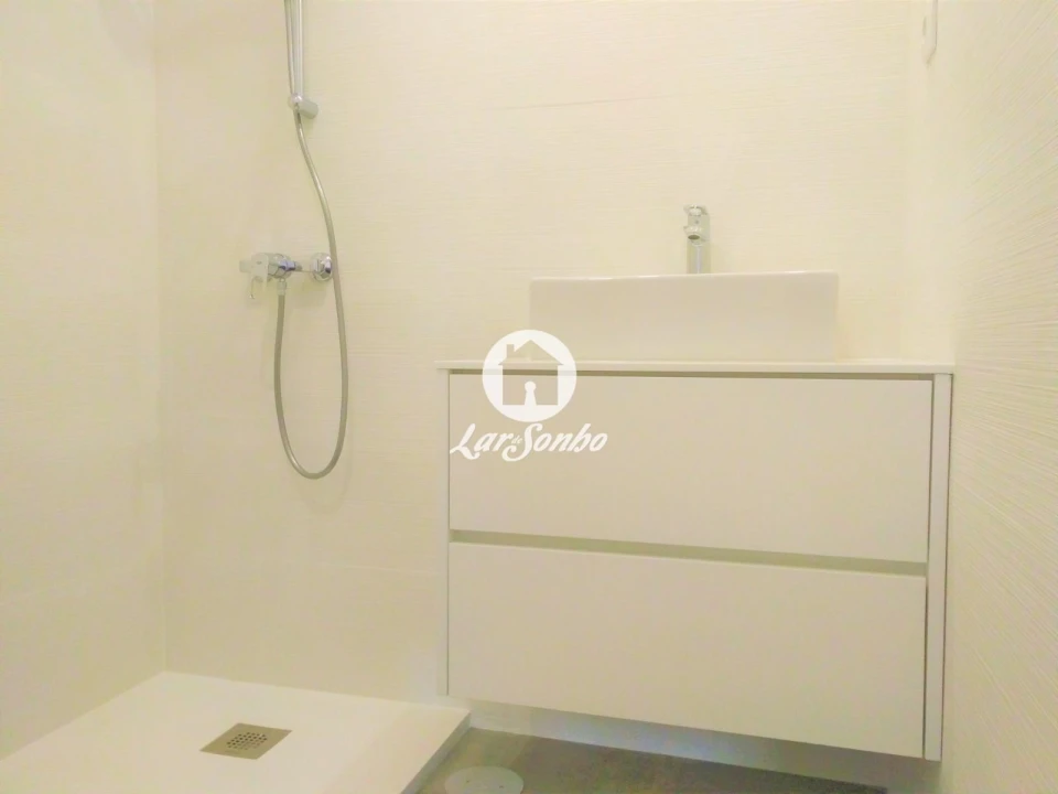 Apartamento T4 para Venda em Cedofeita, Santo Ildefonso, Sé, Miragaia, São Nicolau e Vitória Foto 29