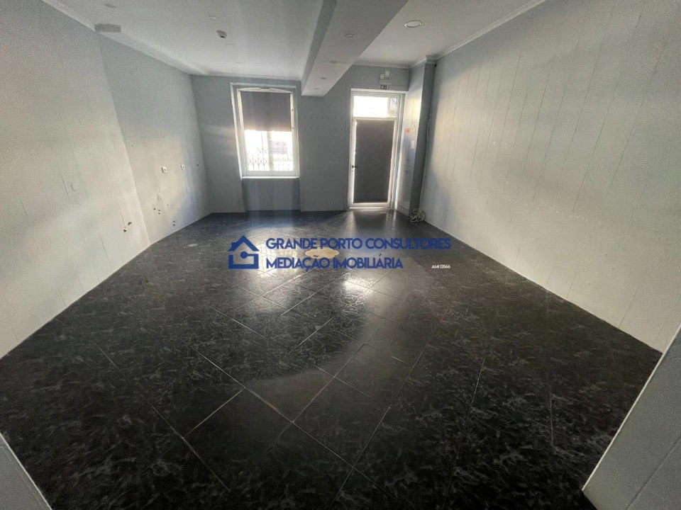 Loja para Arrendamento em Rio Tinto Foto 3