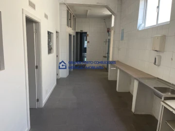 Loja para Arrendamento em Rio Tinto