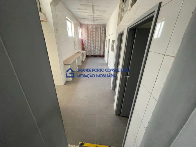 Loja para Arrendamento em Rio Tinto Foto 19